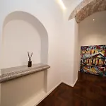 Donna Isabella - Boutique Σαλέρνο
