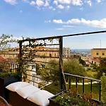 Donna Isabella - Boutique Bed and Breakfast 4*