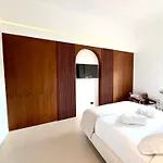 Donna Isabella - Boutique Σαλέρνο